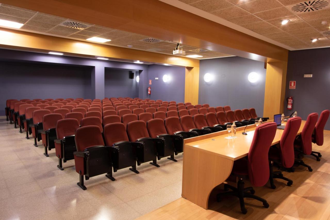 Y Congresos - Universitaria 2*