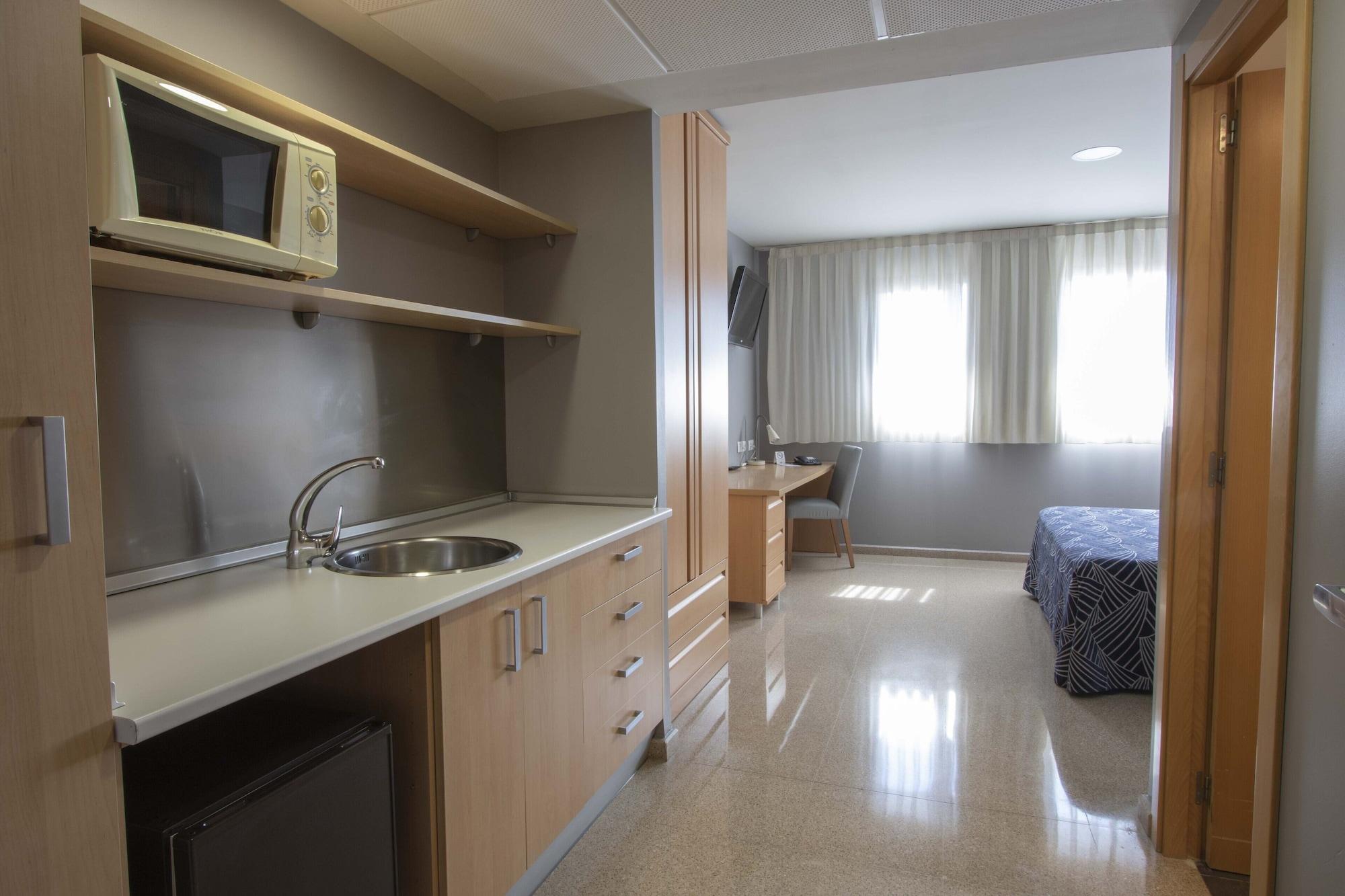Resort Y Congresos - Universitaria 2*